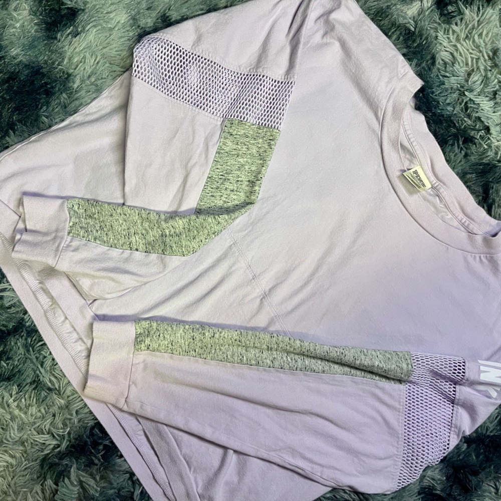 Victoria's Secret PINK Light Purple/Lavender Long Sleeve Crop Top